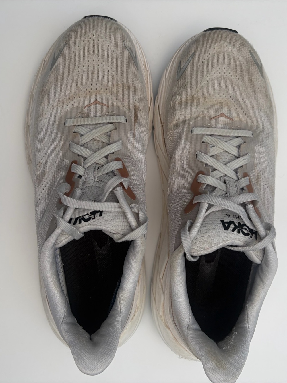 HOKA Arahi 6 Women’s Running Shoes – Size 9